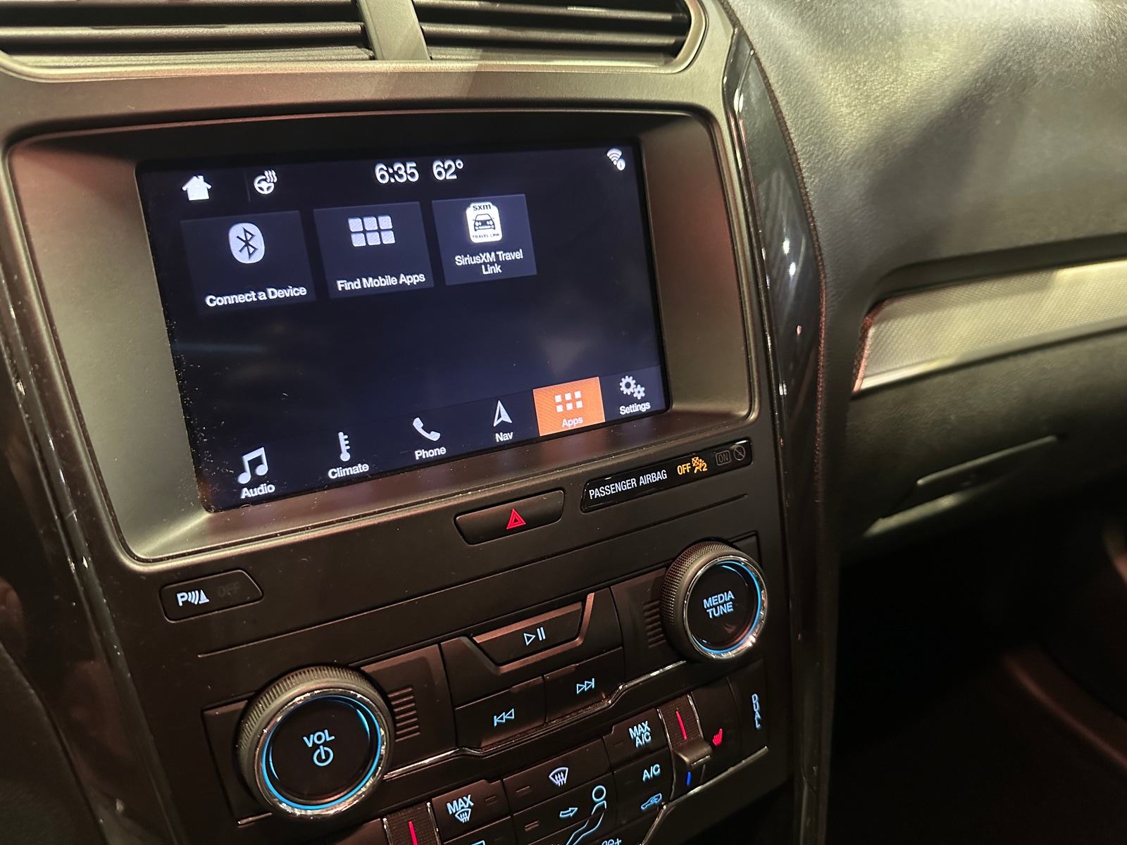 Thumbnail: 2019 Ford Explorer - 3