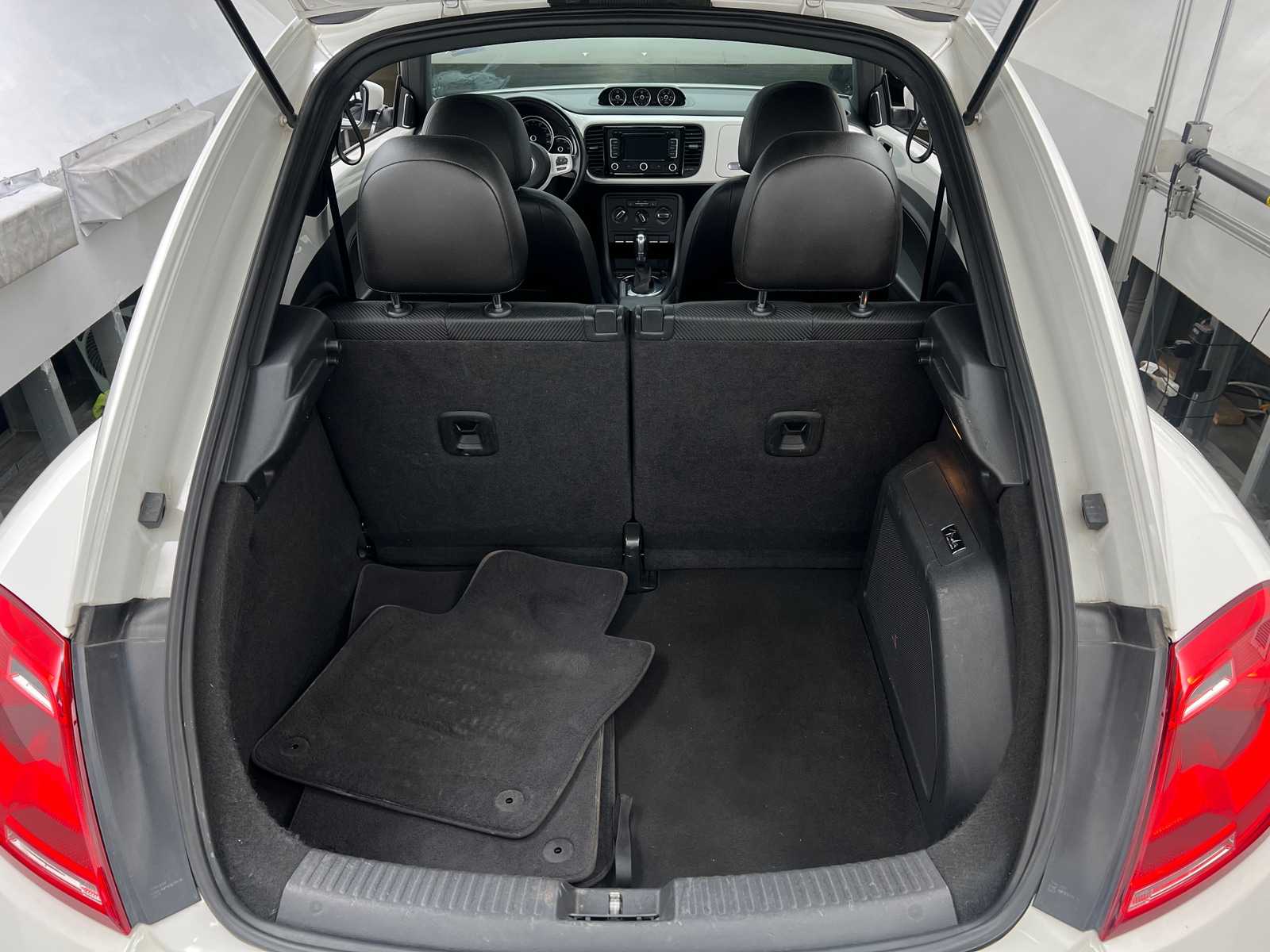 Thumbnail: 2013 Volkswagen Beetle - 6