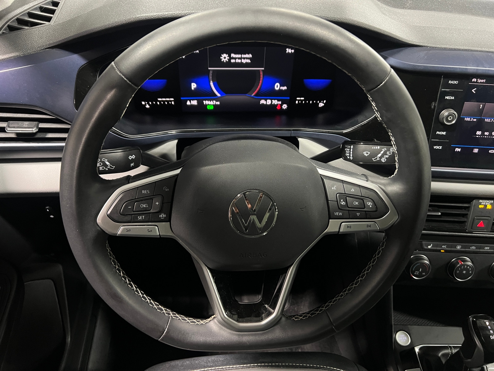 Thumbnail: 2022 Volkswagen Taos - 4