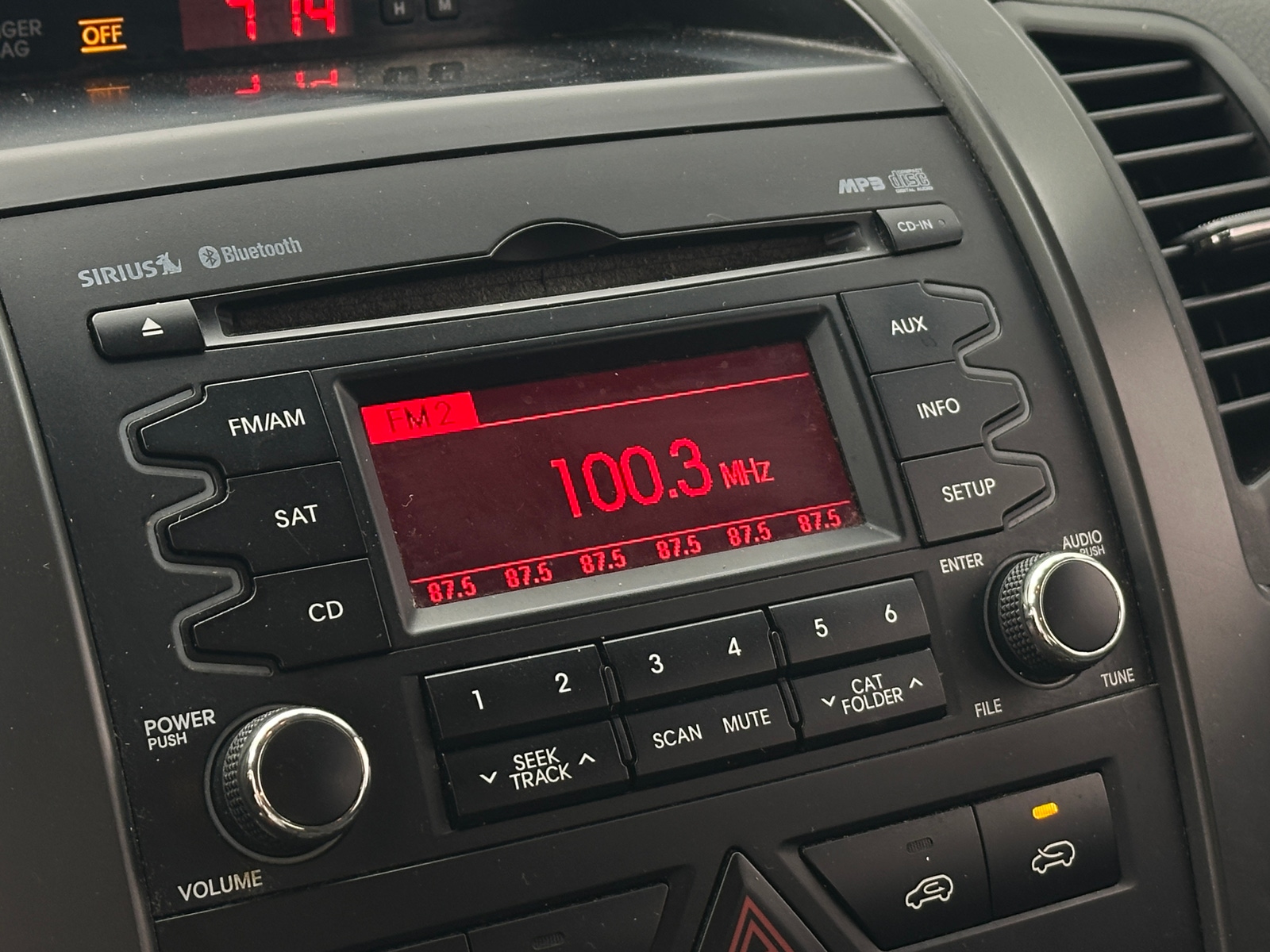Thumbnail: 2012 Kia Sorento - 4
