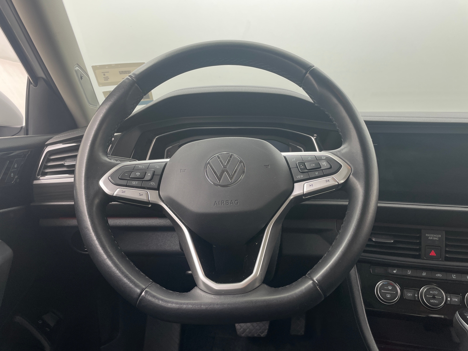 Thumbnail: 2023 Volkswagen Jetta - 4
