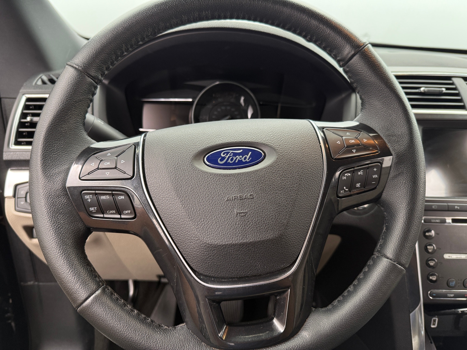 Thumbnail: 2018 Ford Explorer - 4