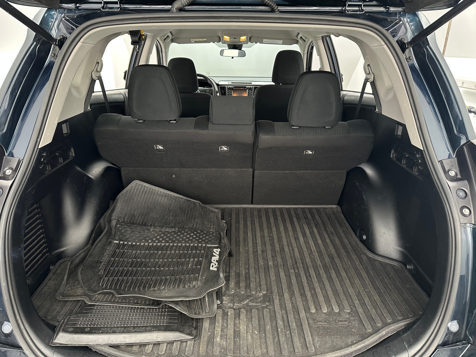Thumbnail: 2018 Toyota RAV4 - 7