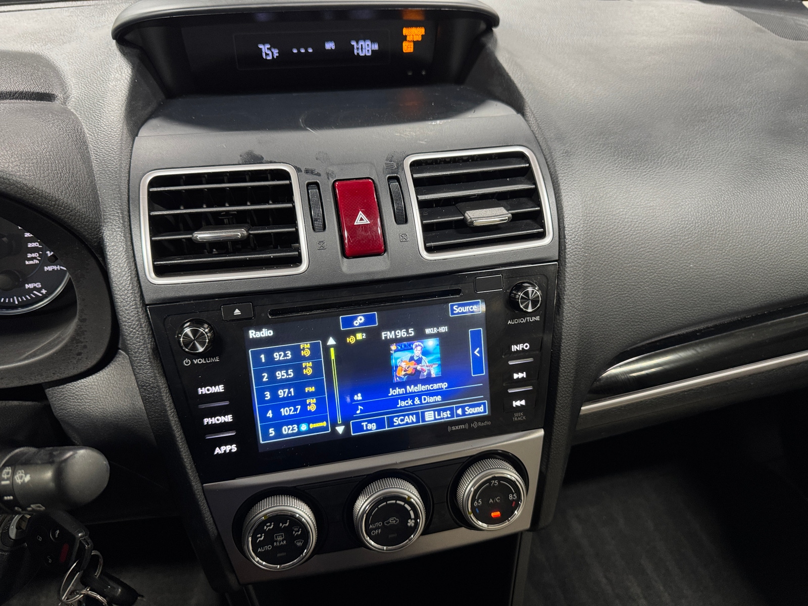 Thumbnail: 2016 Subaru Crosstrek - 3