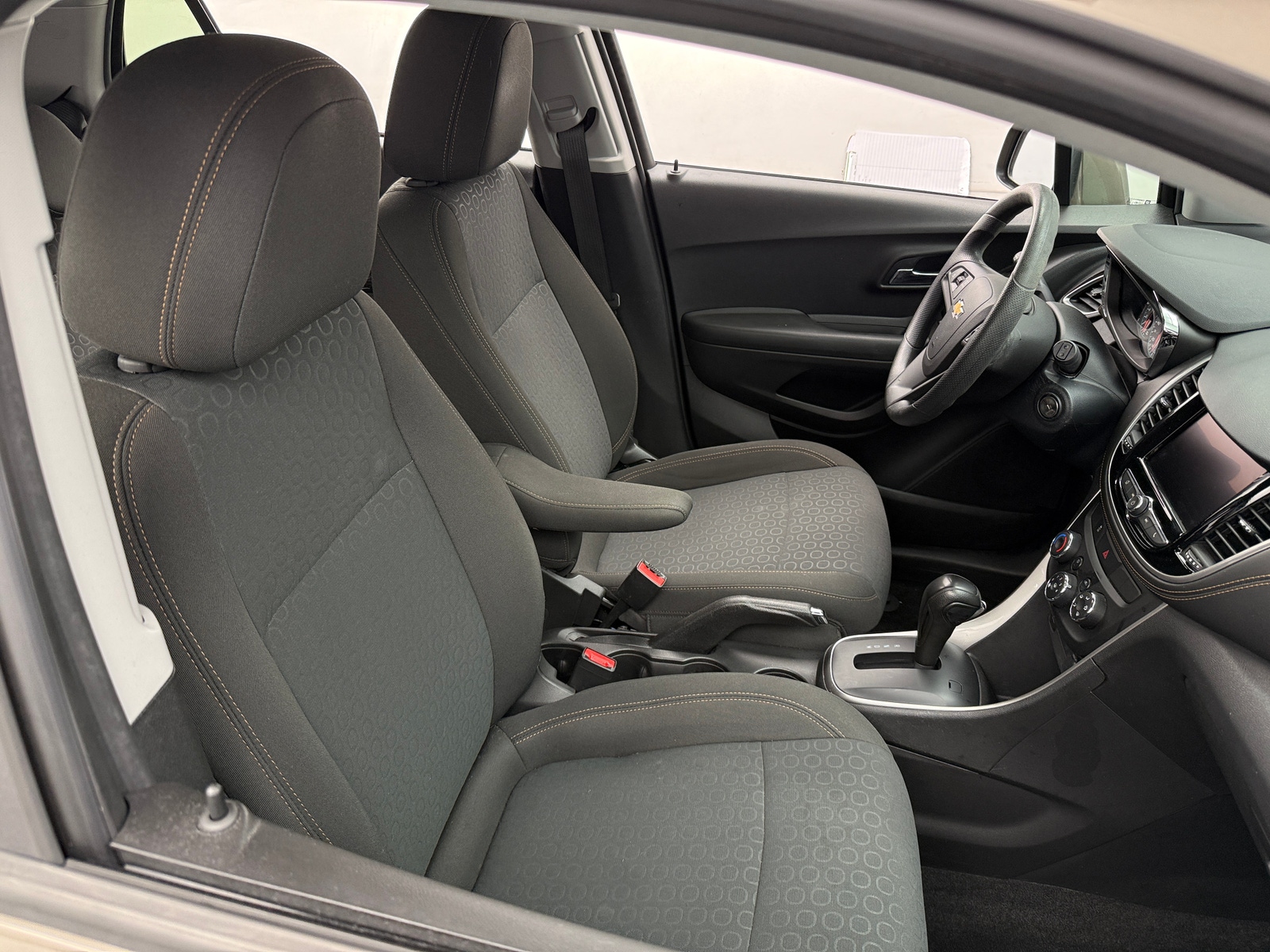 Thumbnail: 2021 Chevrolet Trax - 2