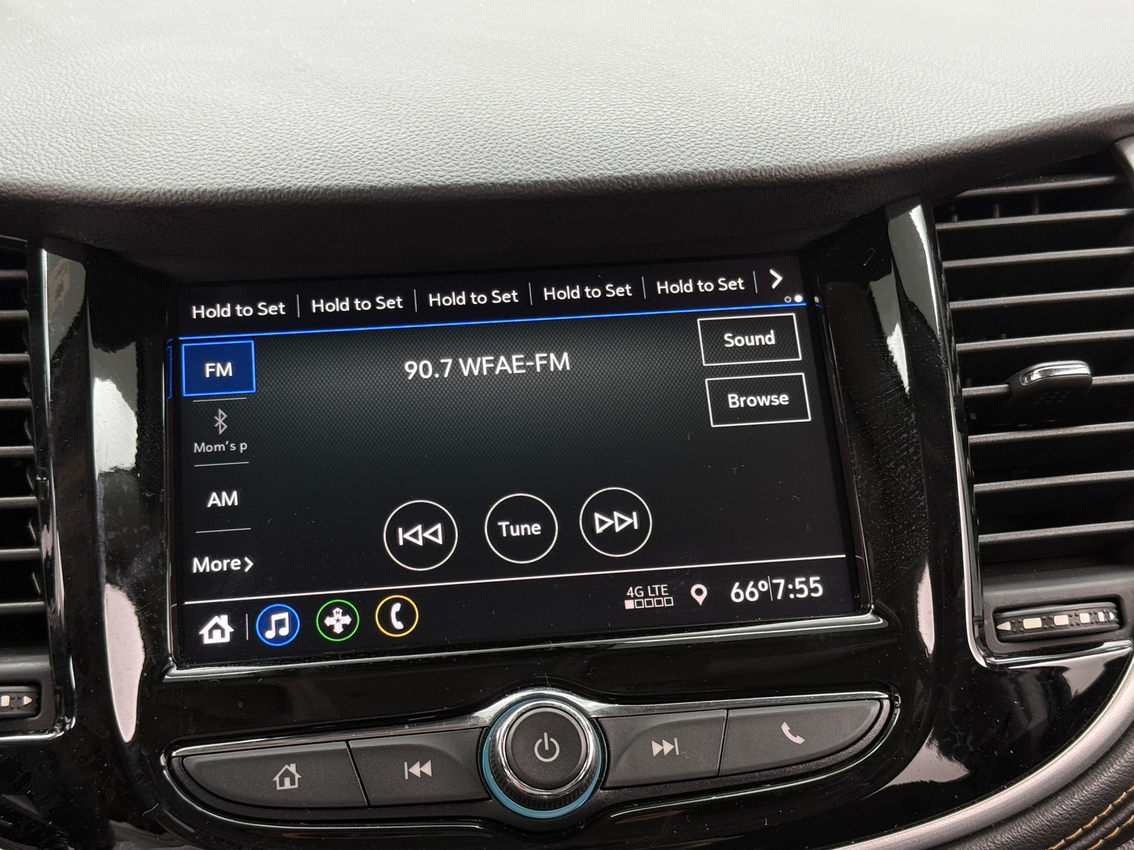 Thumbnail: 2021 Chevrolet Trax - 4