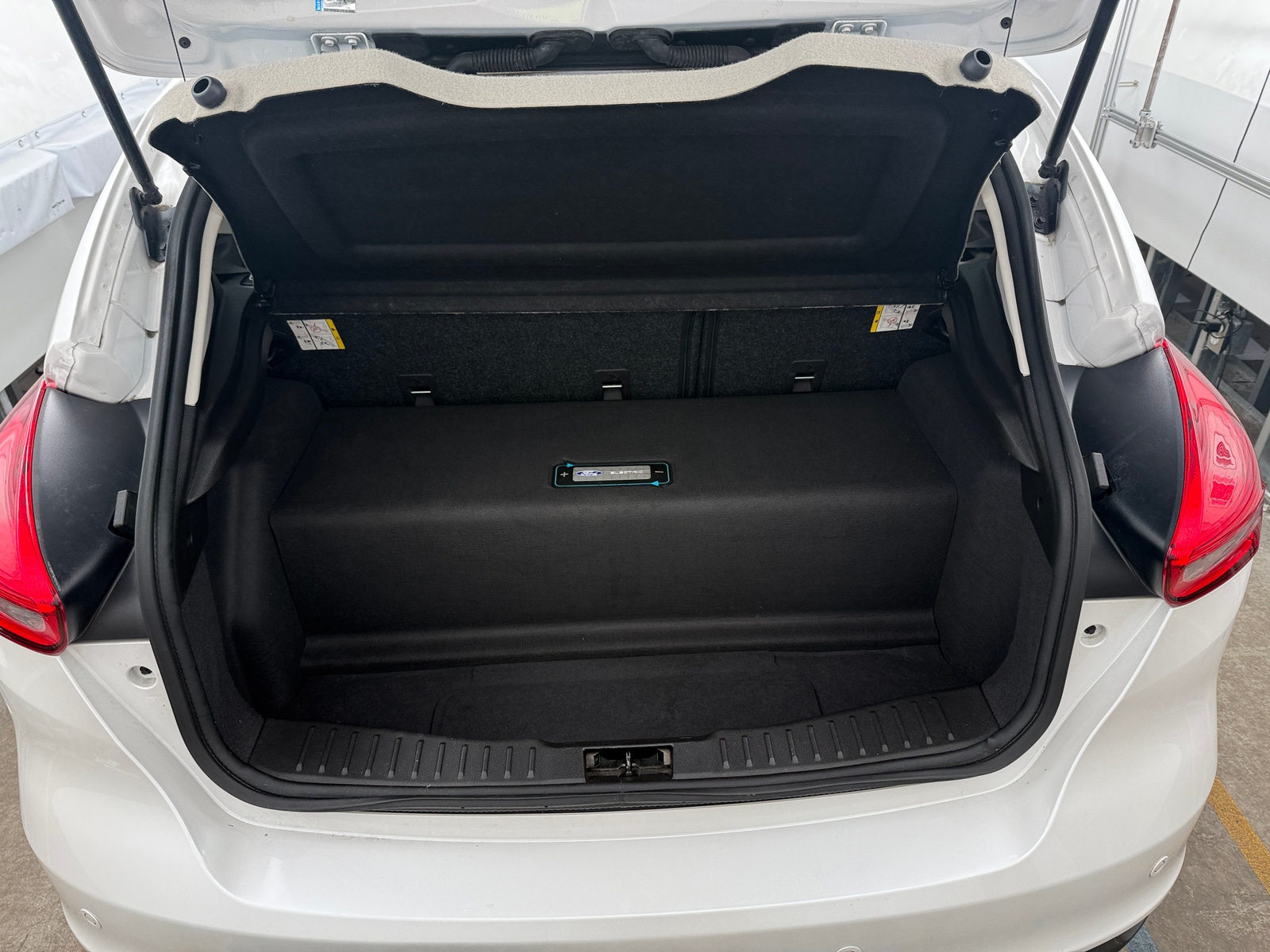 Thumbnail: 2016 Ford Focus - 6