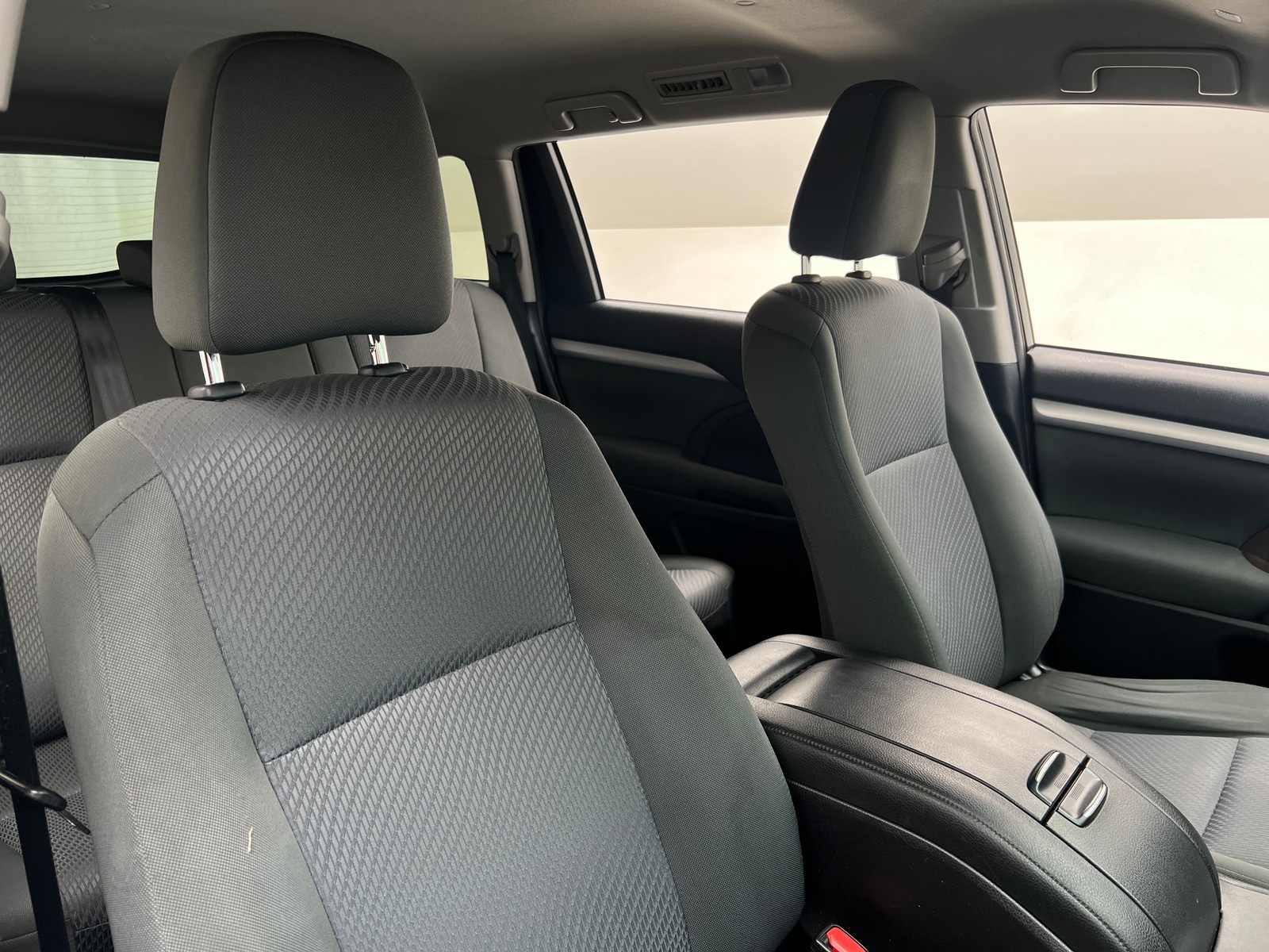 Thumbnail: 2019 Toyota Highlander - 2