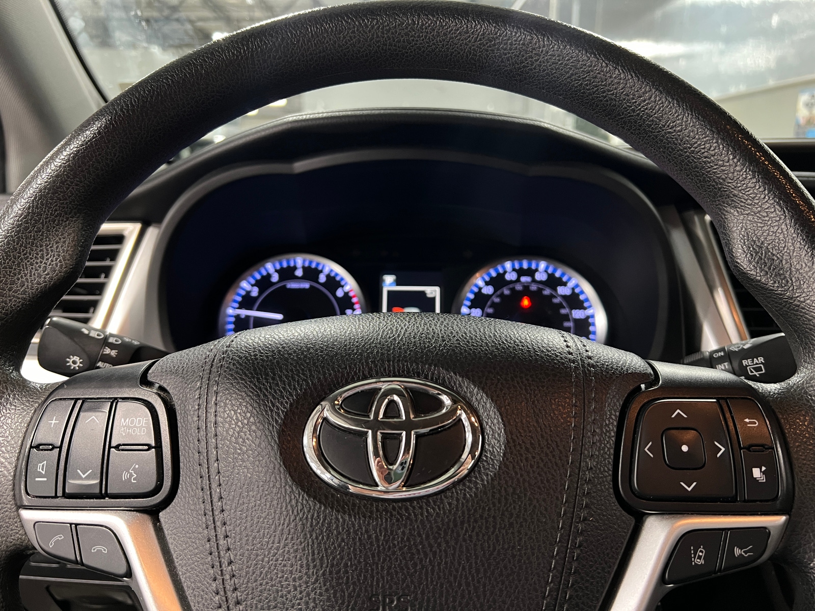 Thumbnail: 2019 Toyota Highlander - 5