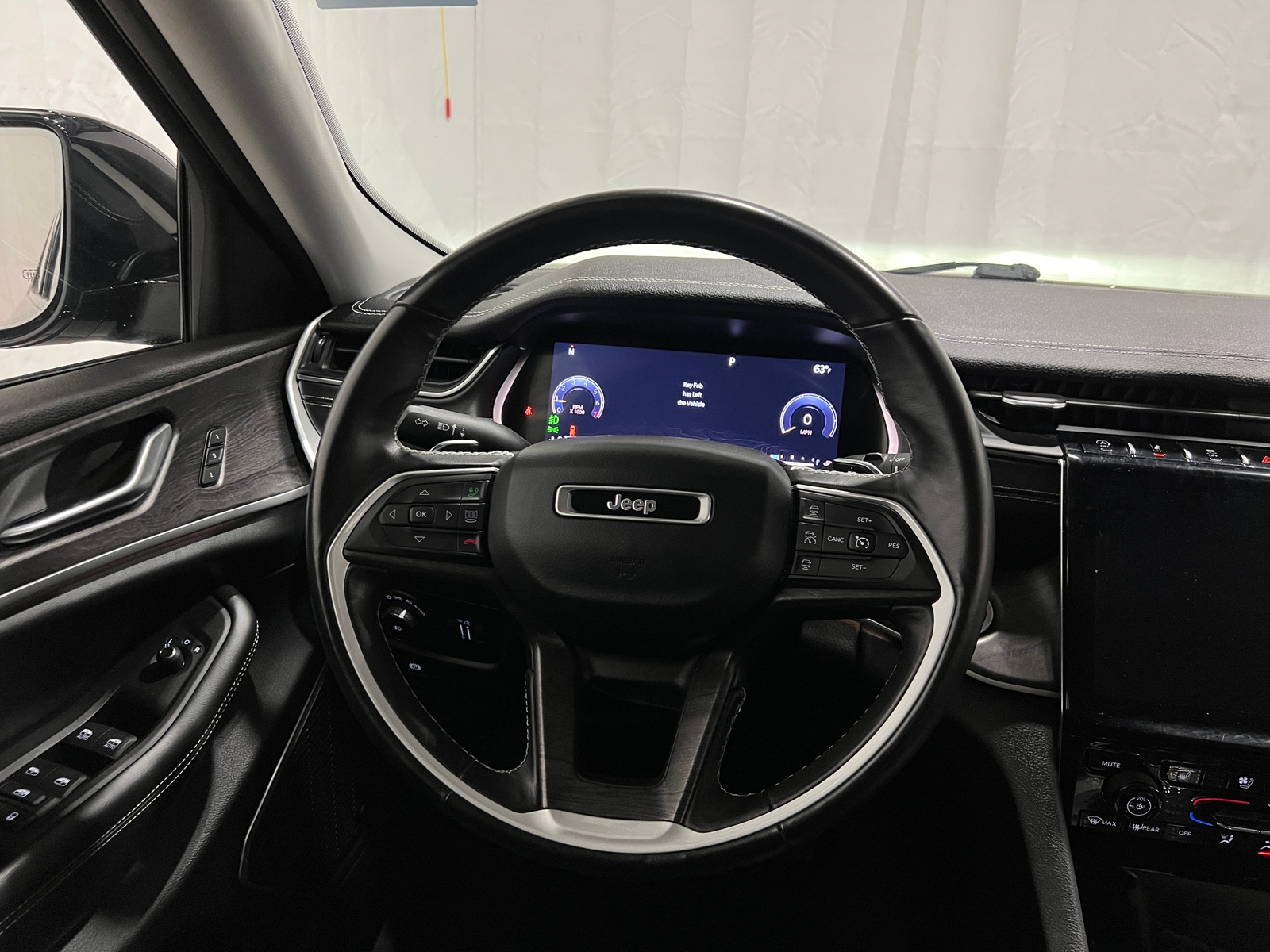 Thumbnail: 2021 Jeep Grand Cherokee L - 4