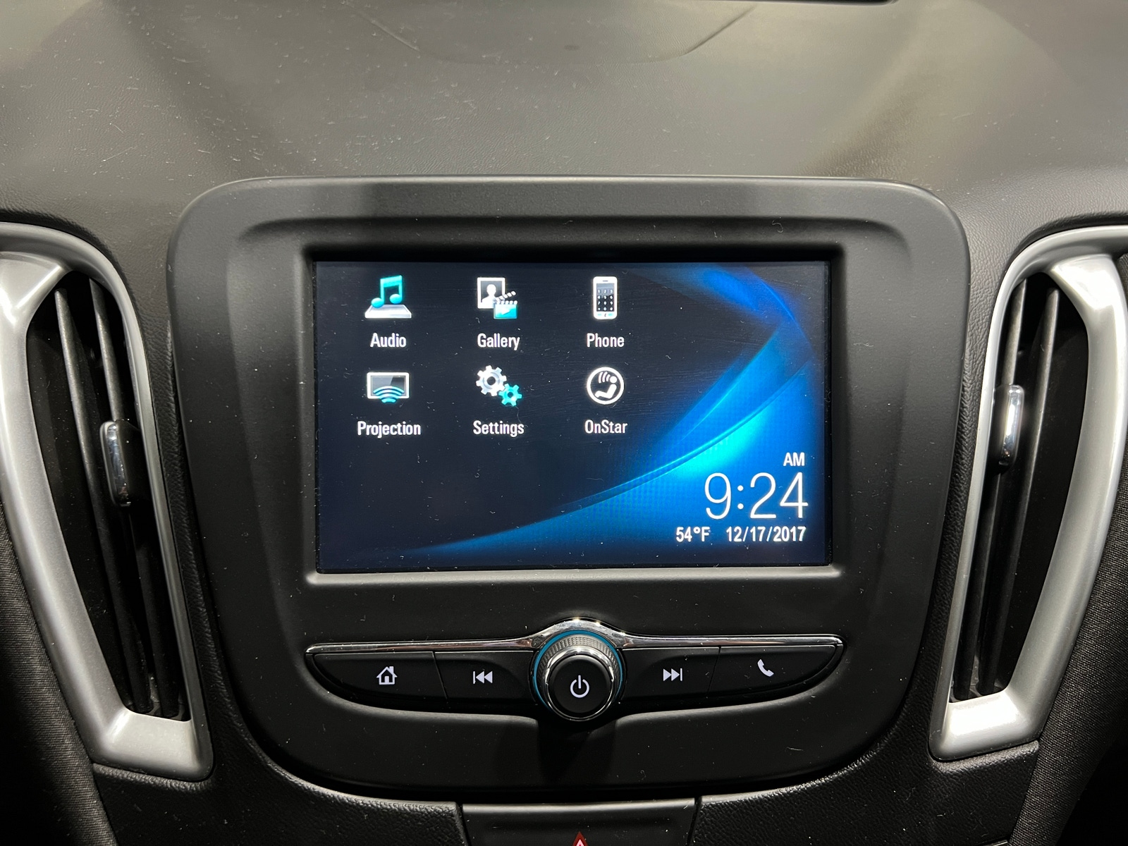 Thumbnail: 2017 Chevrolet Malibu - 4
