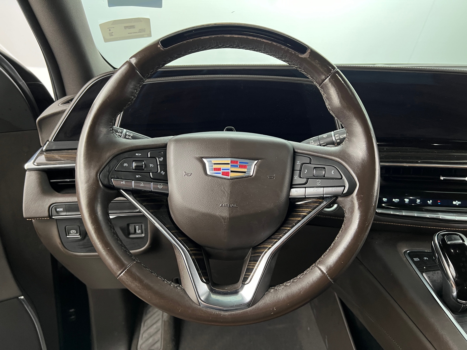 Thumbnail: 2022 Cadillac Escalade - 4