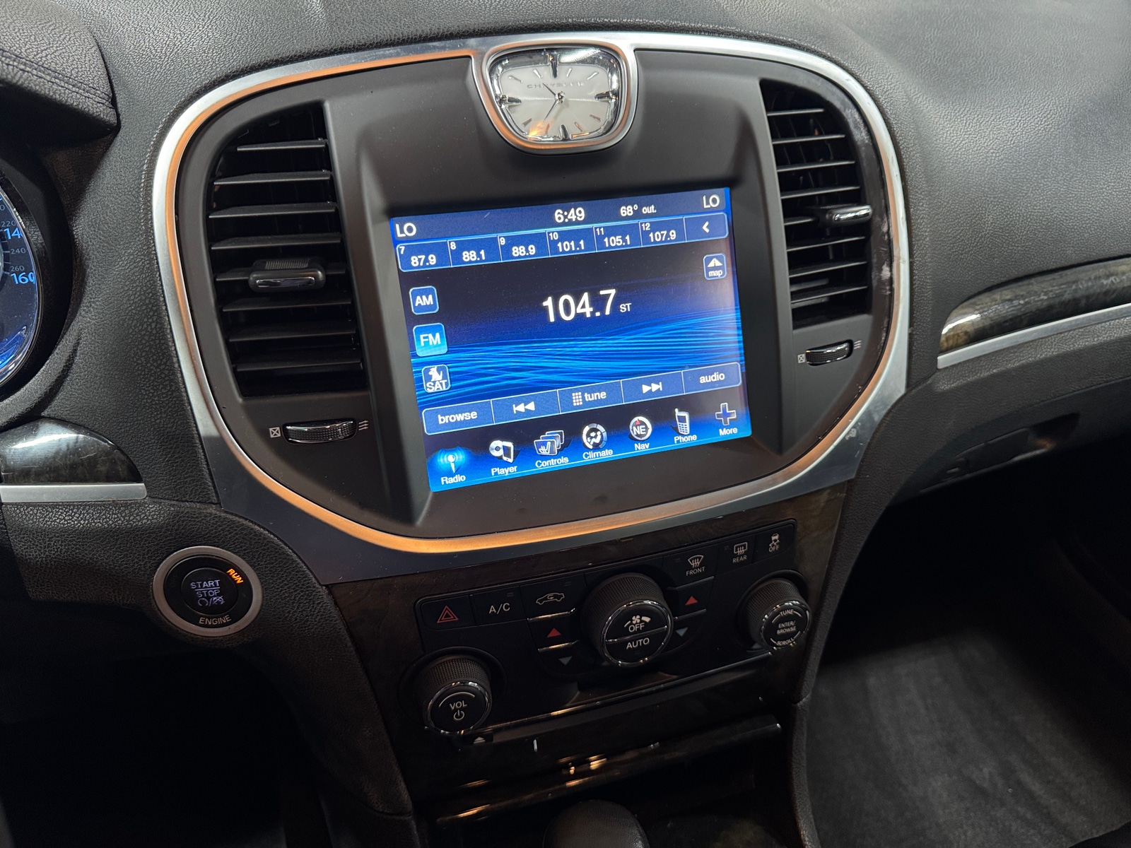 Thumbnail: 2012 Chrysler 300 - 3
