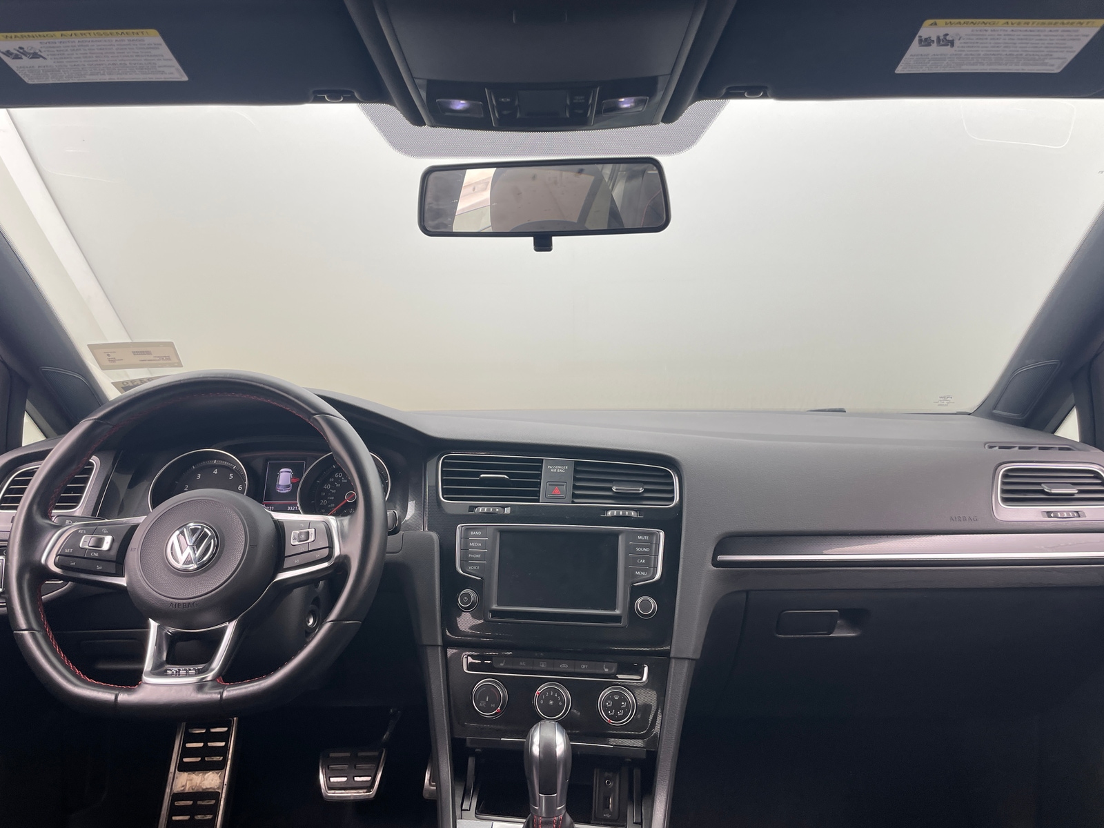 Thumbnail: 2017 Volkswagen Golf - 3