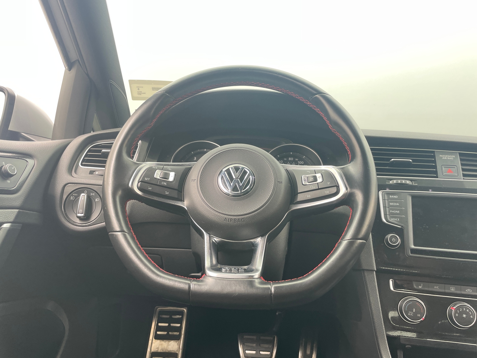Thumbnail: 2017 Volkswagen Golf - 5
