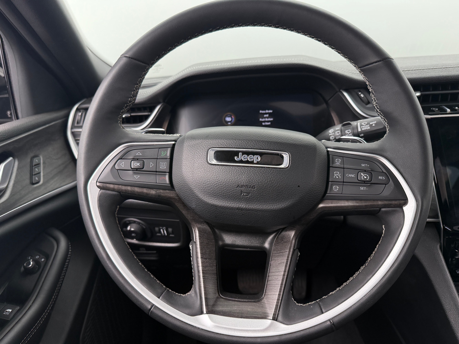Thumbnail: 2024 Jeep Grand Cherokee L - 4
