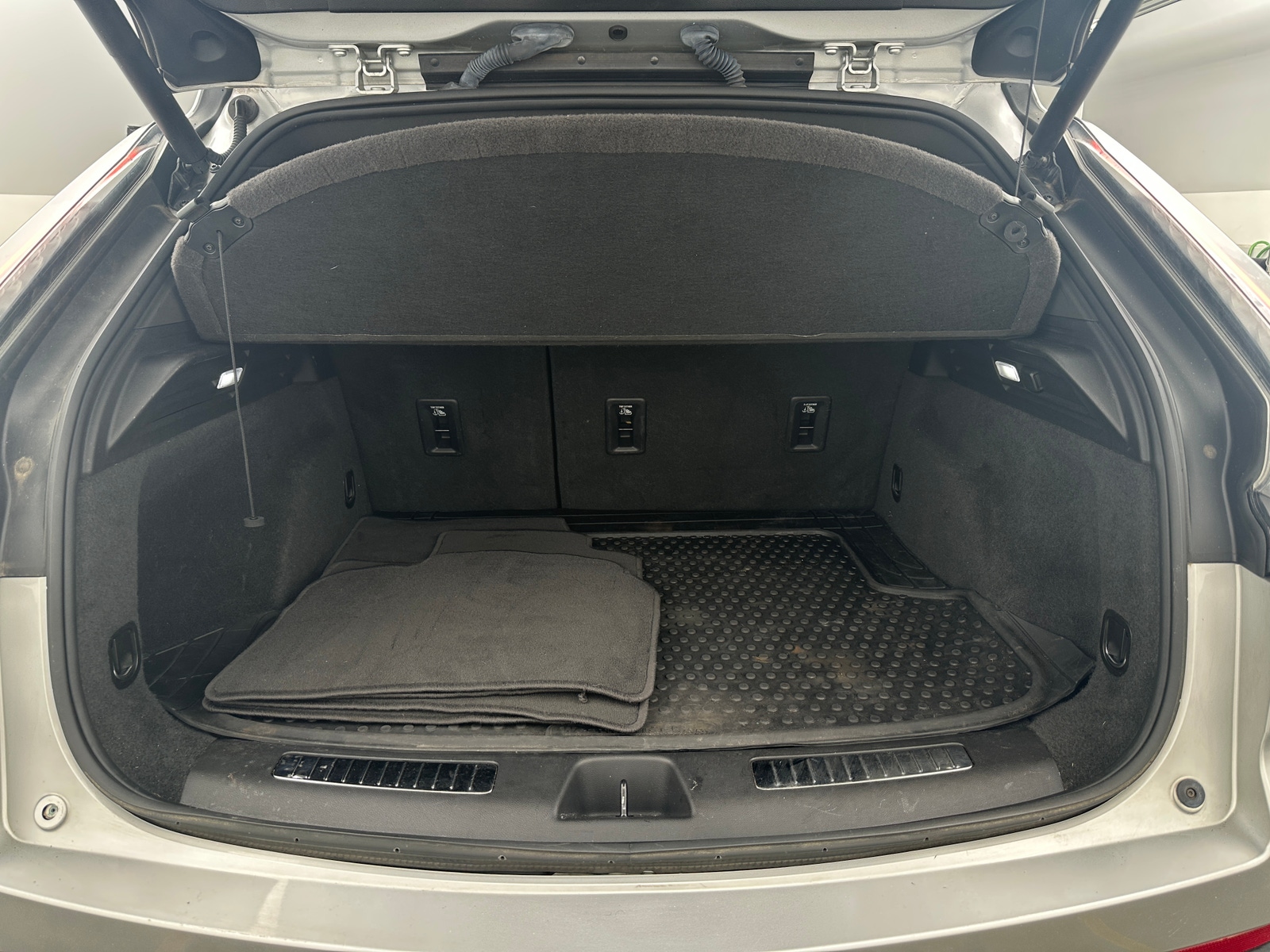 Thumbnail: 2019 Cadillac XT4 - 6
