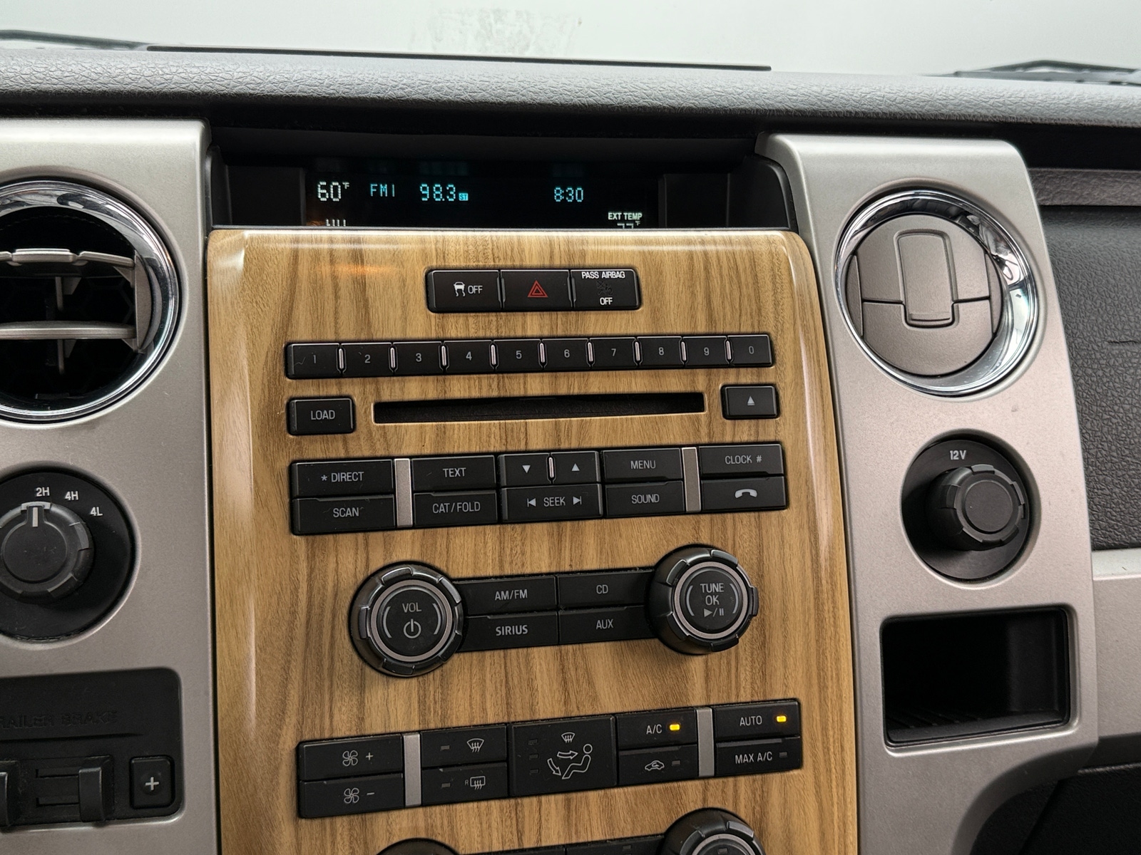 Thumbnail: 2011 Ford Econoline - 3