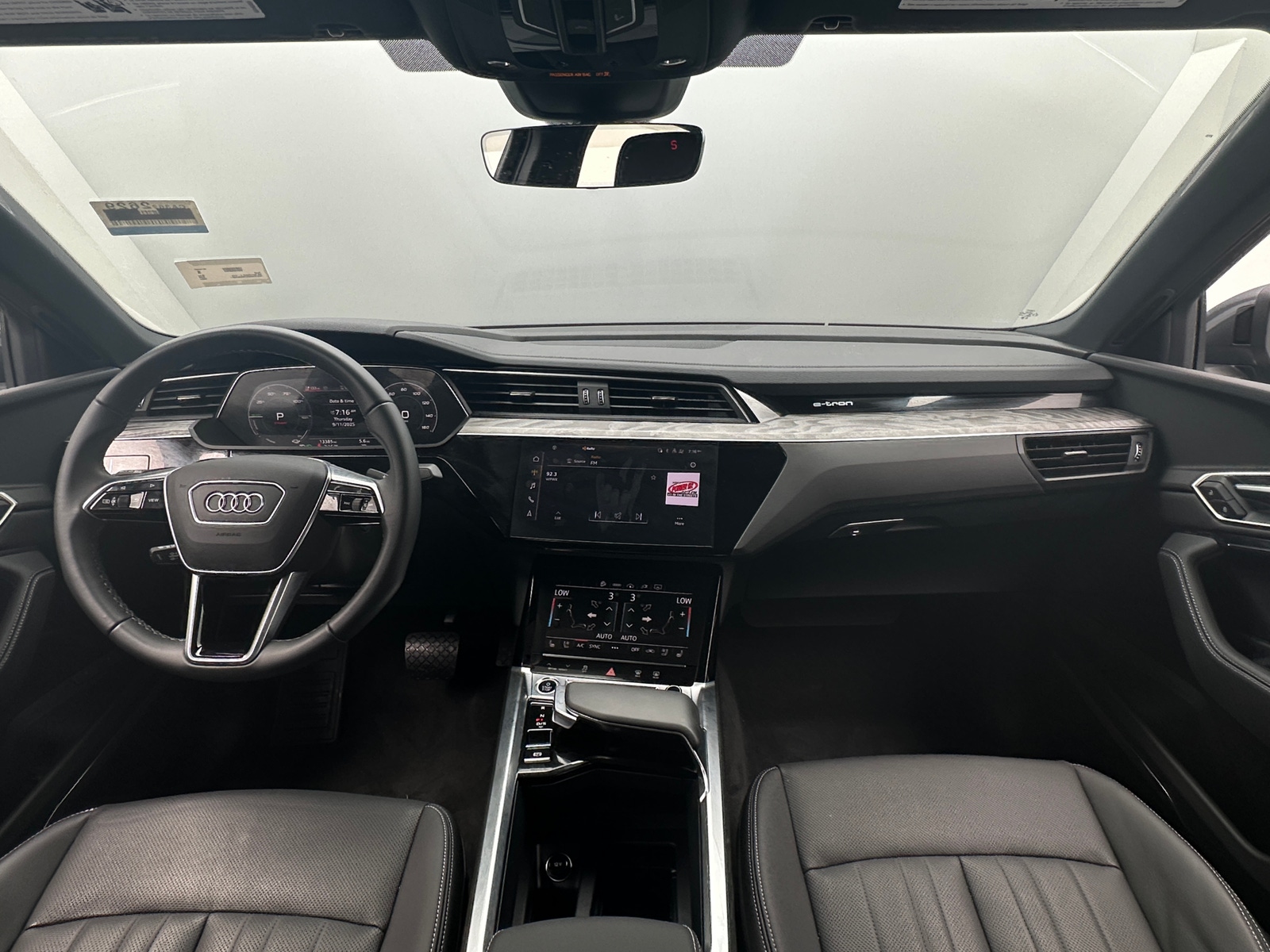 Thumbnail: 2024 Audi Q8 e-tron - 2