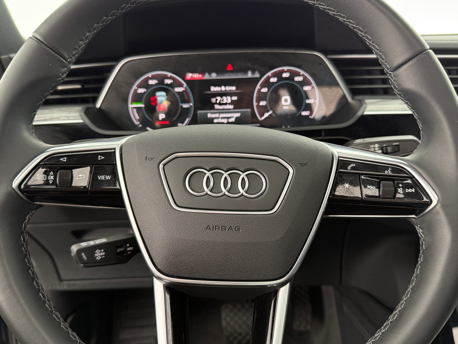 Thumbnail: 2024 Audi Q8 e-tron - 4