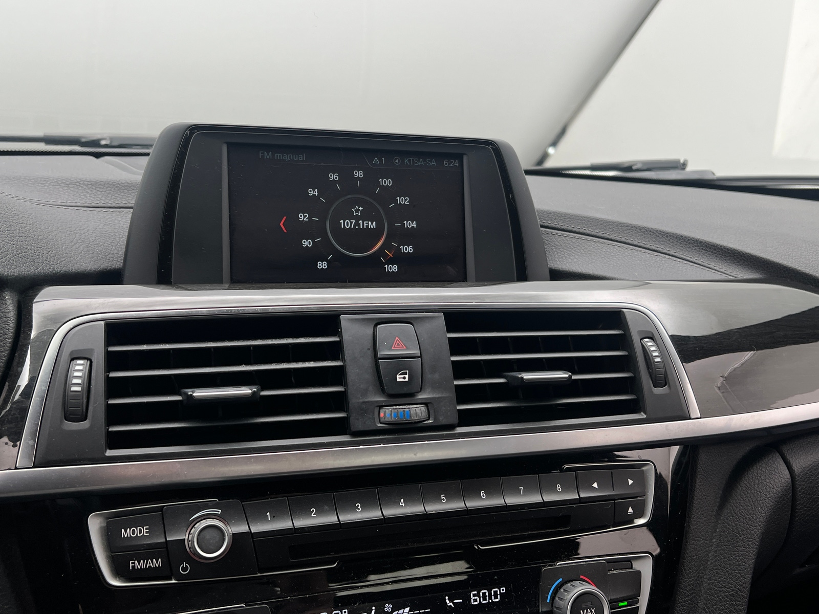 Thumbnail: 2018 BMW 3 Series - 3