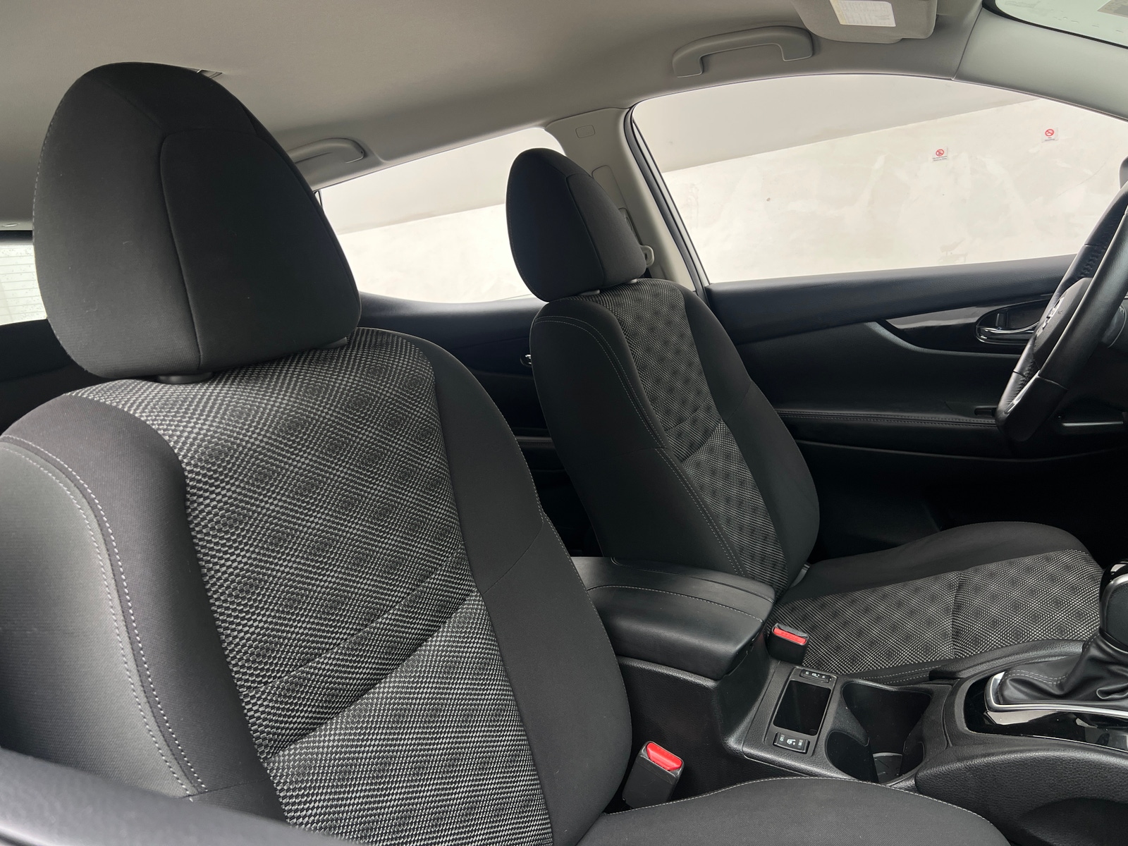 Thumbnail: 2017 Nissan Rogue Sport - 2