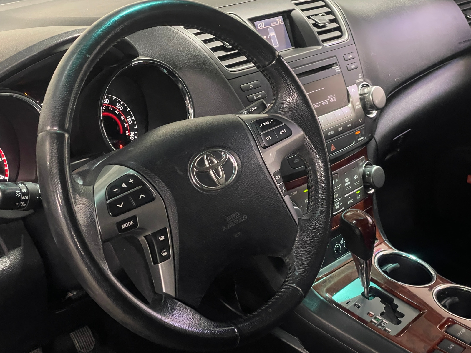 Thumbnail: 2011 Toyota Highlander - 4