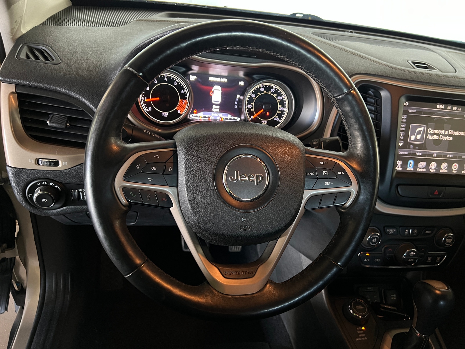 Thumbnail: 2015 Jeep Cherokee - 4