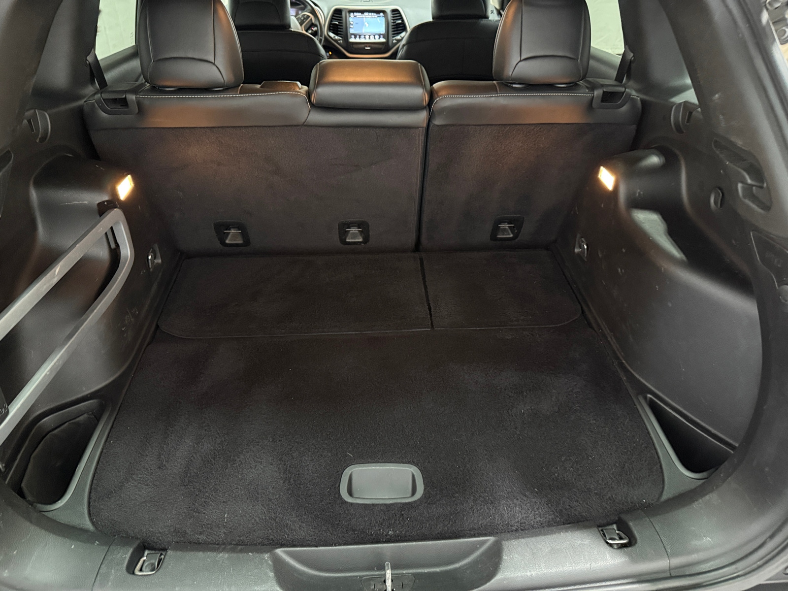 Thumbnail: 2015 Jeep Cherokee - 6
