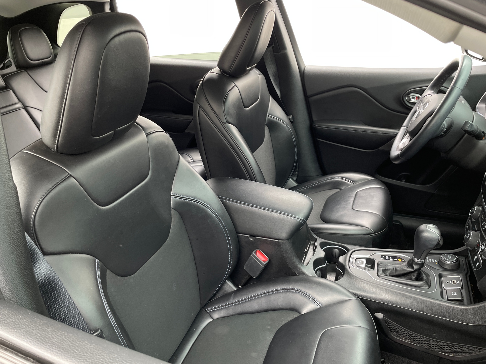 Thumbnail: 2019 Jeep Cherokee - 2