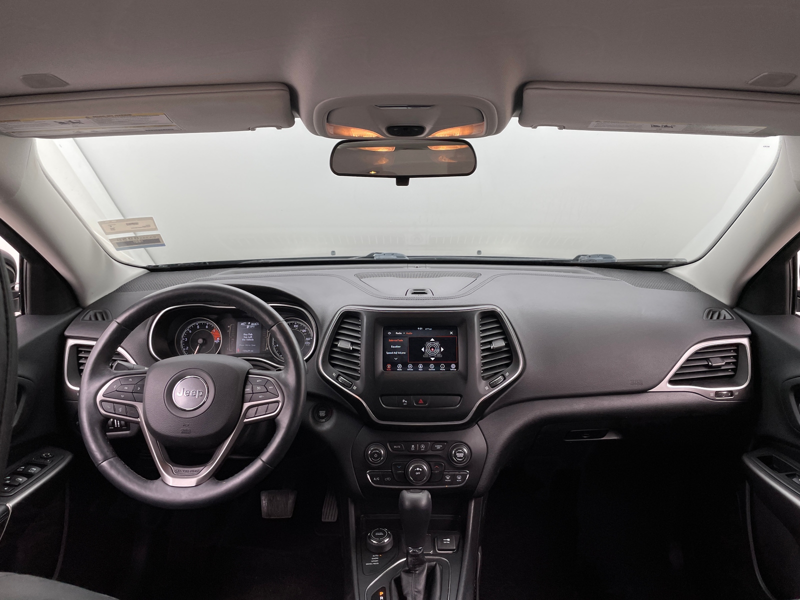 Thumbnail: 2019 Jeep Cherokee - 3