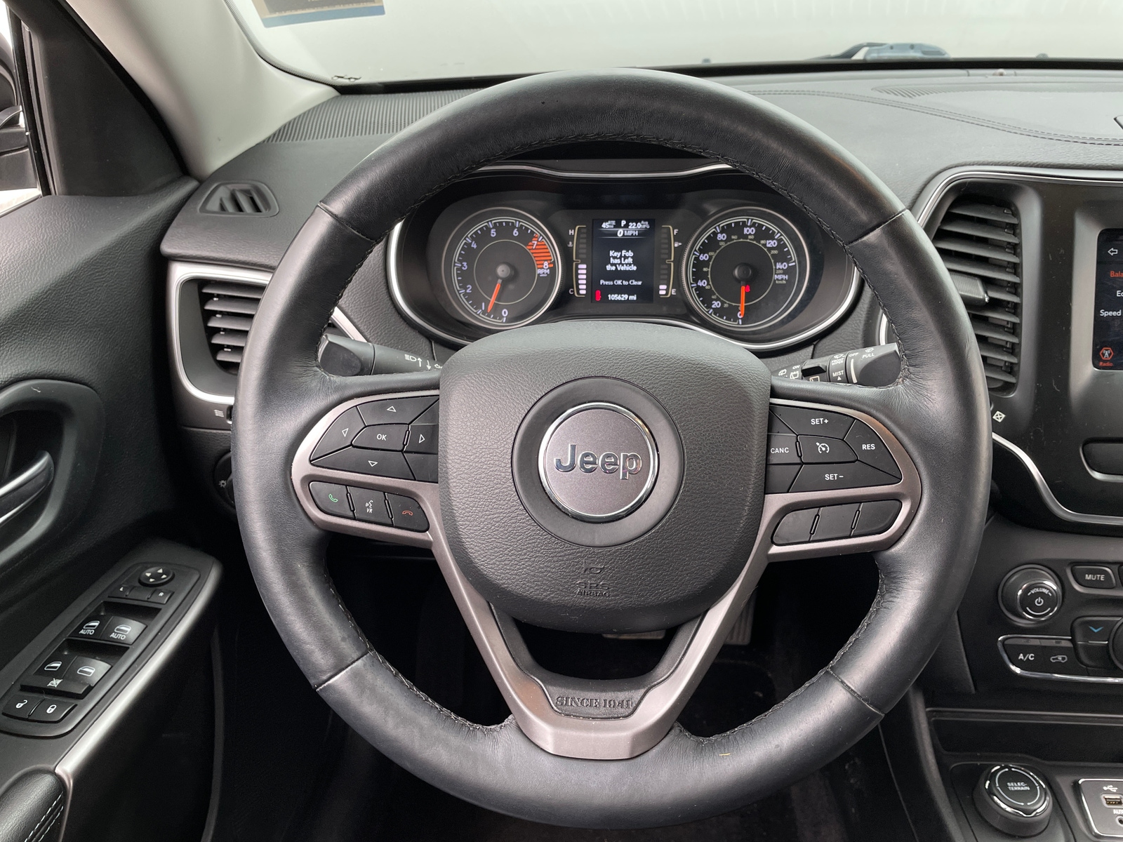 Thumbnail: 2019 Jeep Cherokee - 5