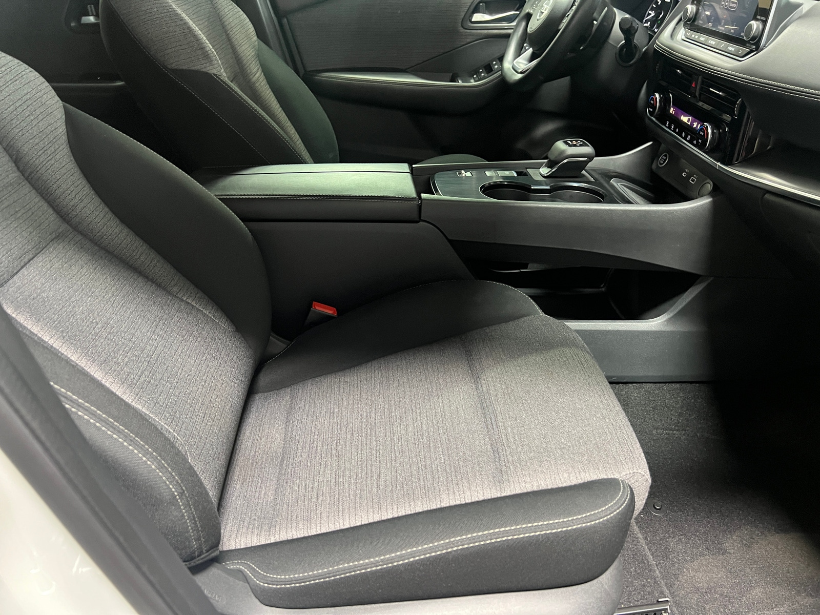 Thumbnail: 2021 Nissan Rogue - 2
