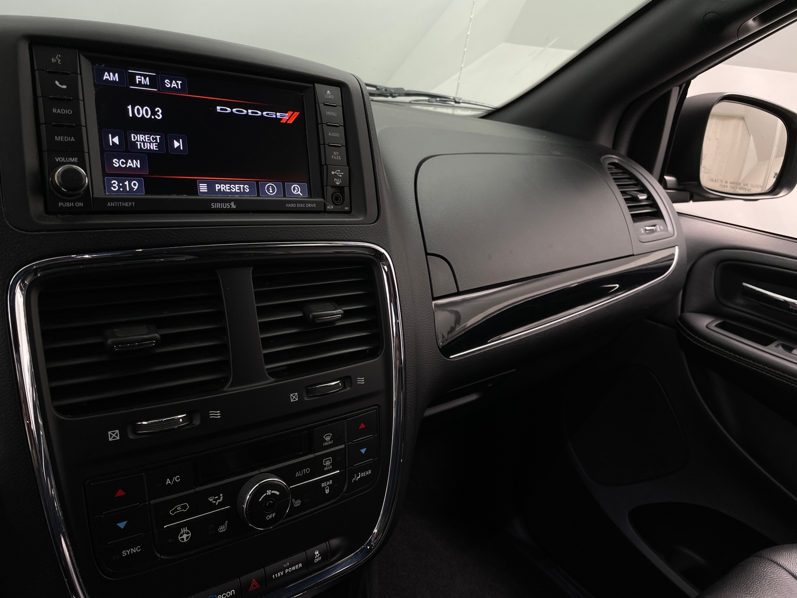 Thumbnail: 2020 Dodge Grand Caravan - 3