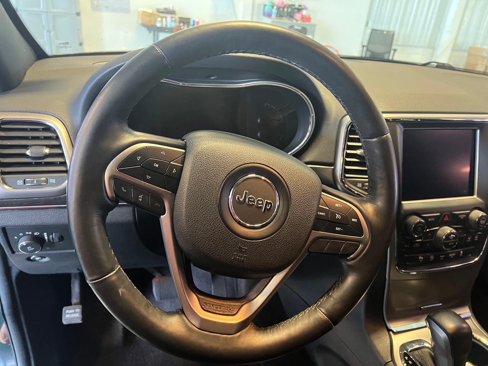Thumbnail: 2018 Jeep Grand Cherokee - 4