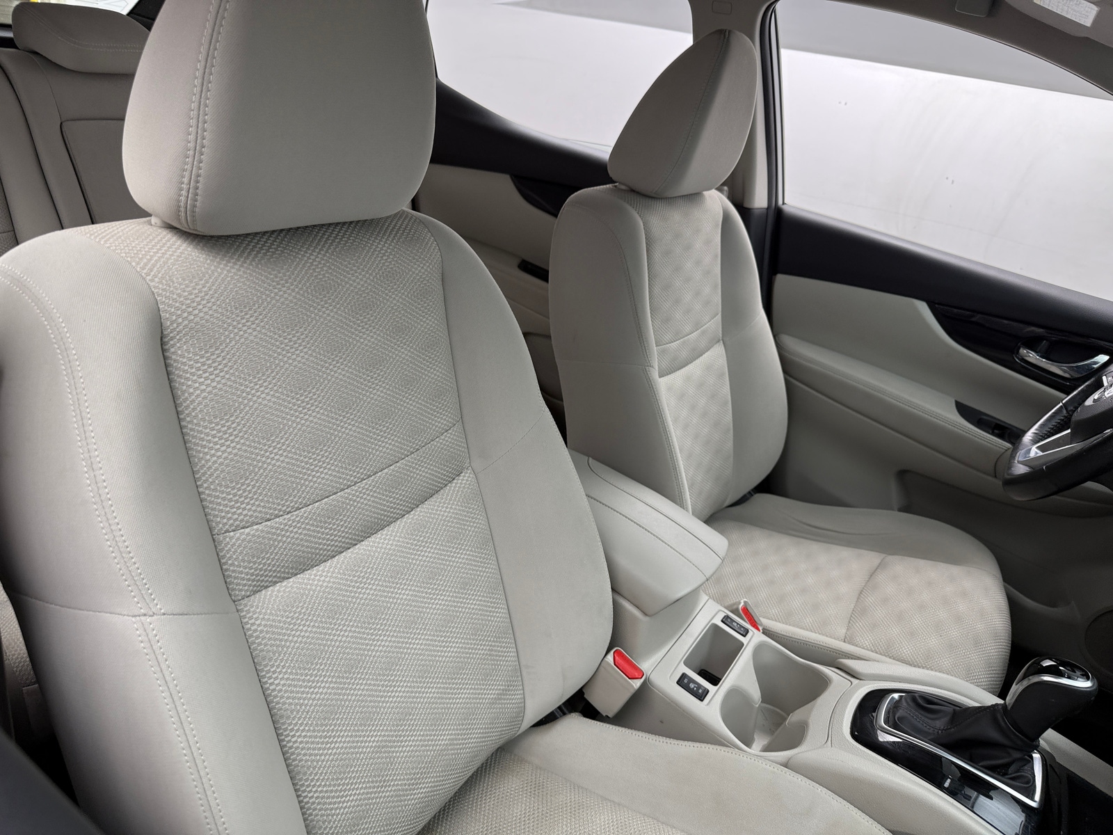 Thumbnail: 2018 Nissan Rogue Sport - 2