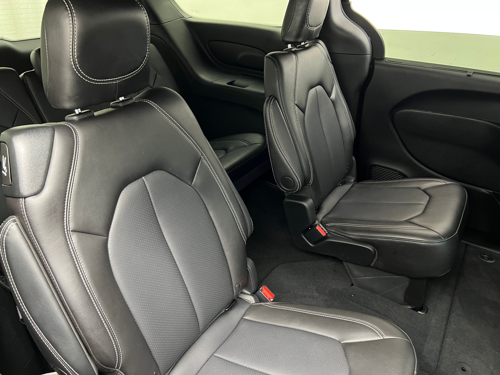 Thumbnail: 2025 Chrysler Pacifica - 6