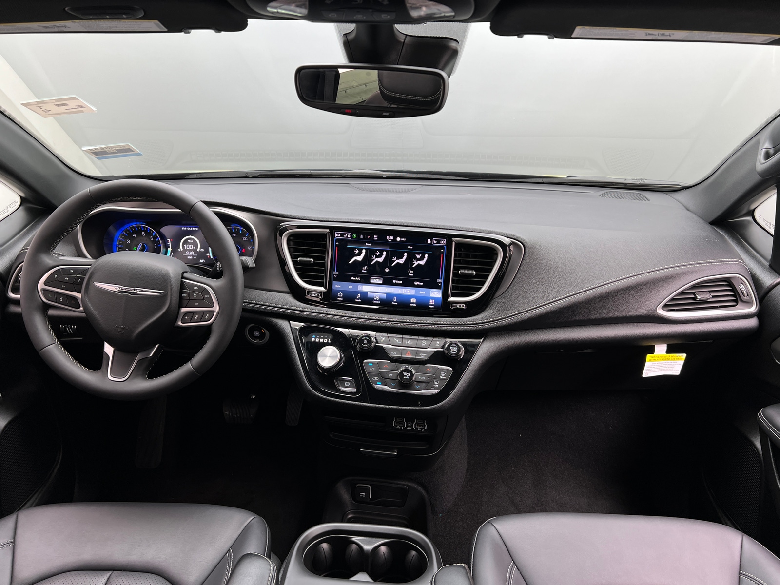 Thumbnail: 2025 Chrysler Pacifica - 3