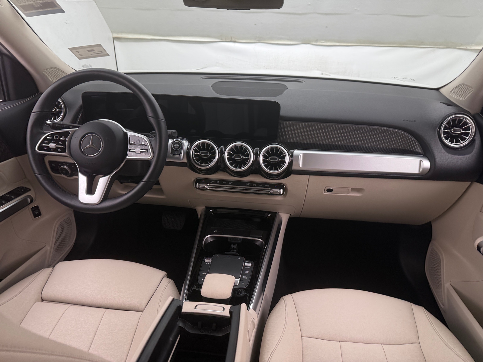Thumbnail: 2022 Mercedes-Benz GLB - 2