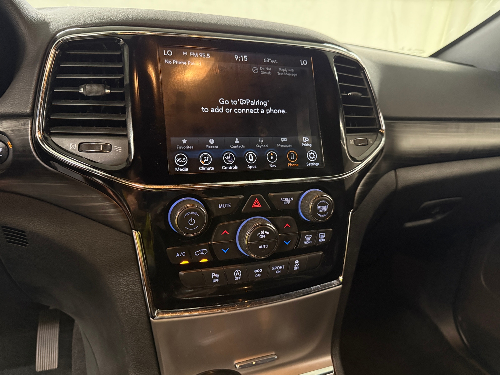 Thumbnail: 2020 Jeep Grand Cherokee - 4