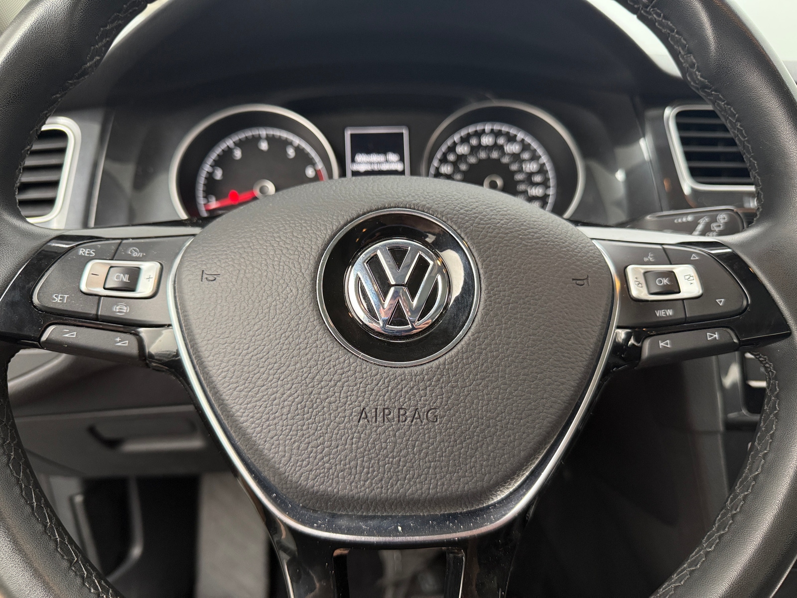 Thumbnail: 2020 Volkswagen Golf - 4