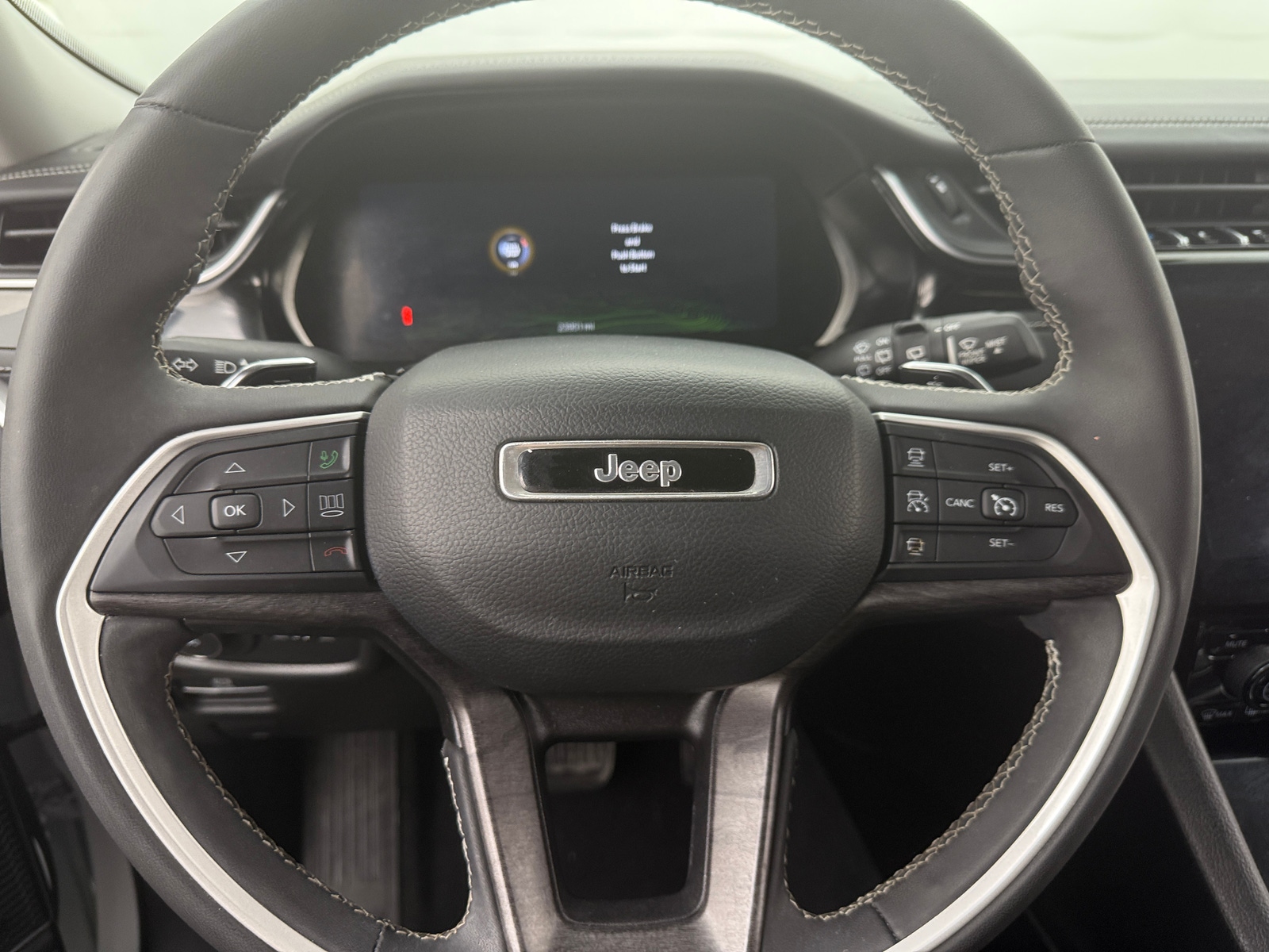 Thumbnail: 2022 Jeep Grand Cherokee - 4