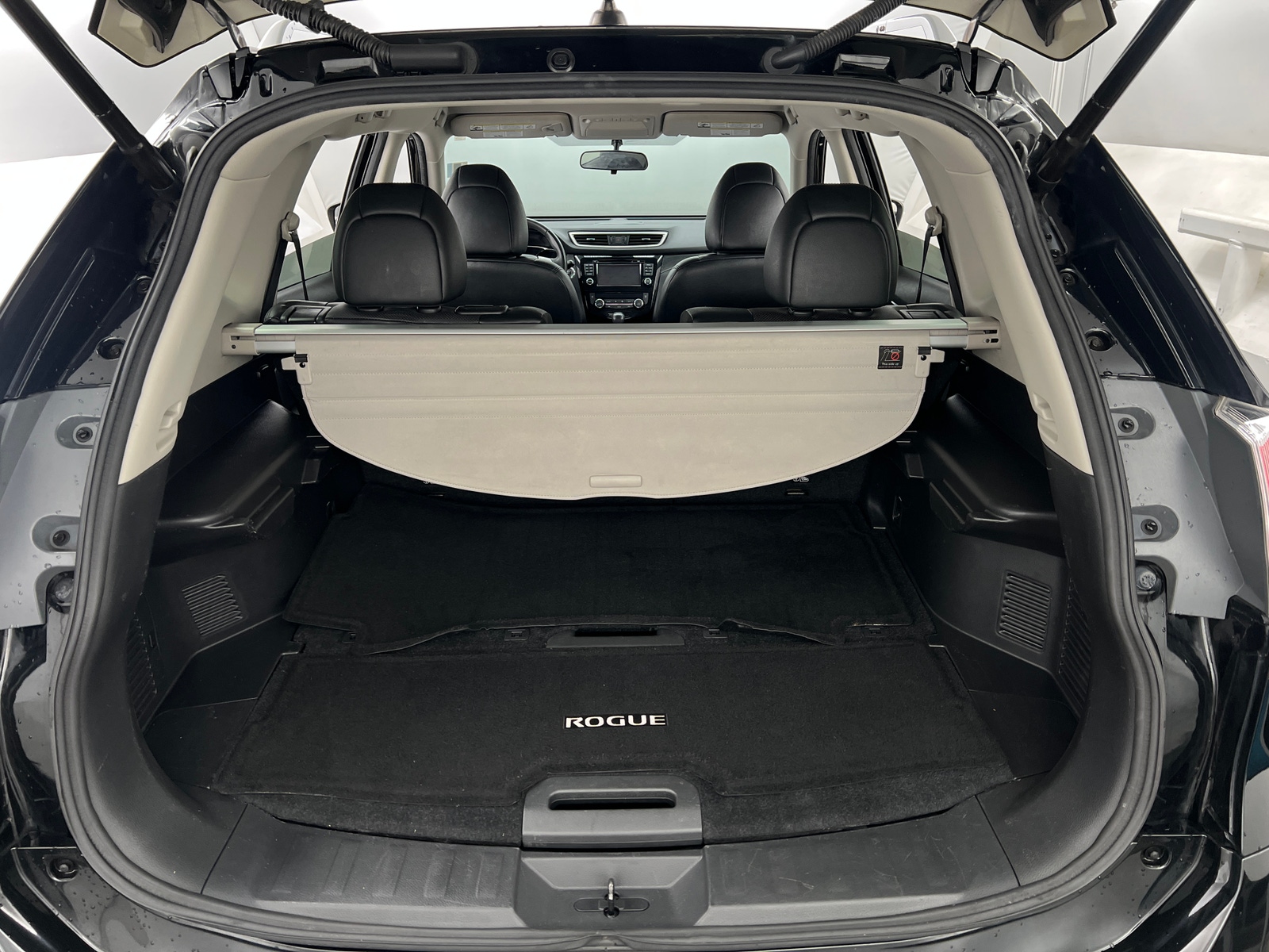 Thumbnail: 2015 Nissan Rogue - 6