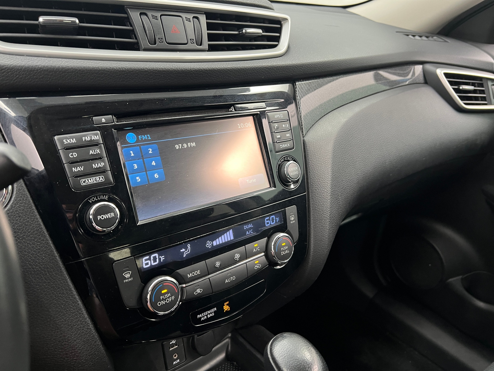 Thumbnail: 2015 Nissan Rogue - 3