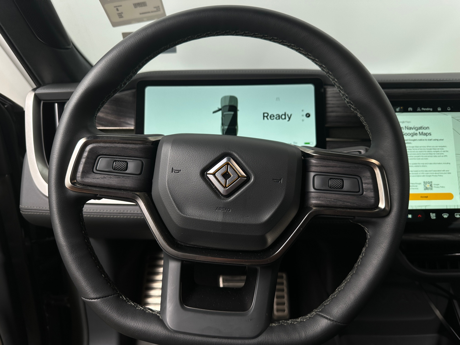 Thumbnail: 2022 Rivian R1S - 4