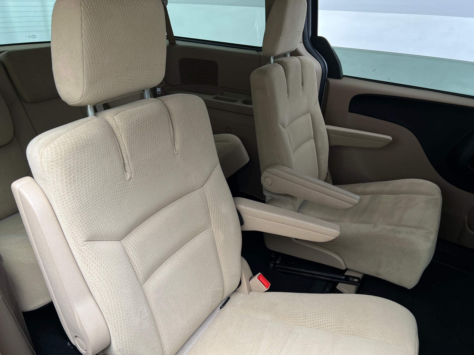 Thumbnail: 2016 Dodge Grand Caravan - 6
