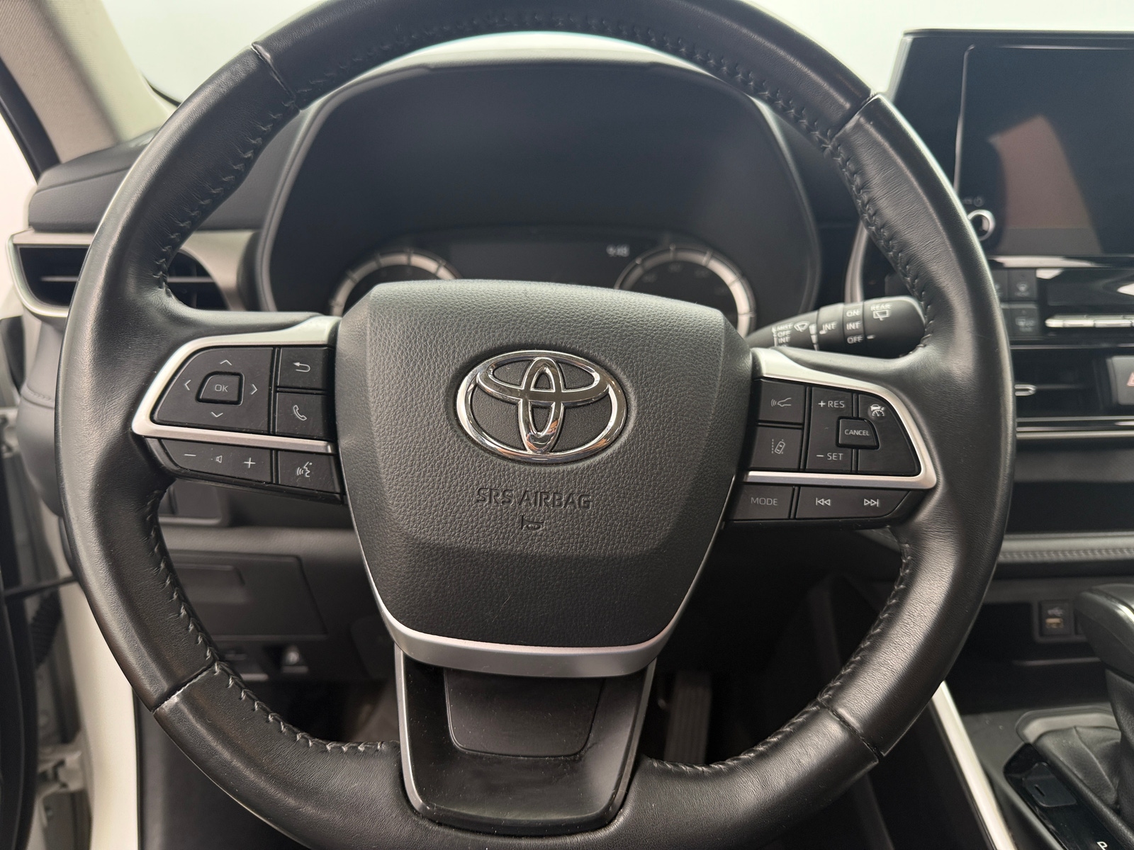 Thumbnail: 2023 Toyota Highlander - 5
