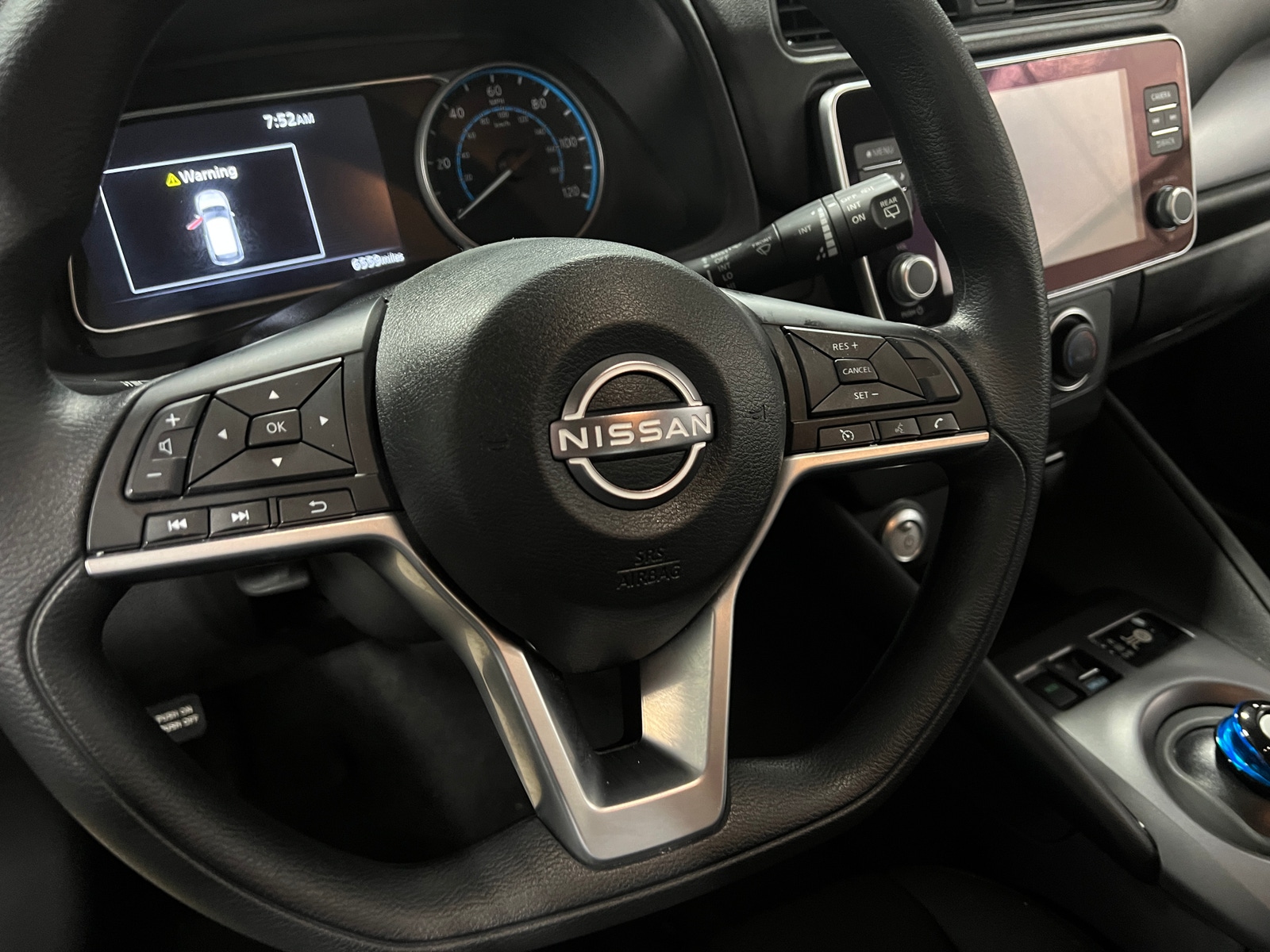 Thumbnail: 2025 Nissan Leaf - 5