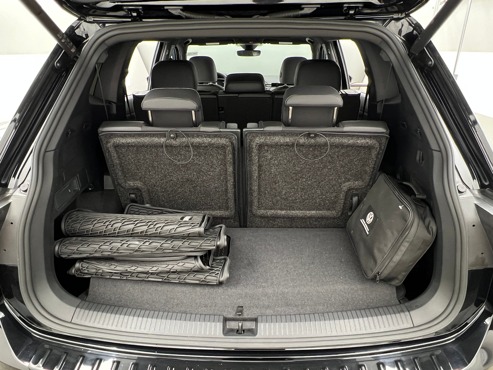 Thumbnail: 2024 Volkswagen Tiguan - 6