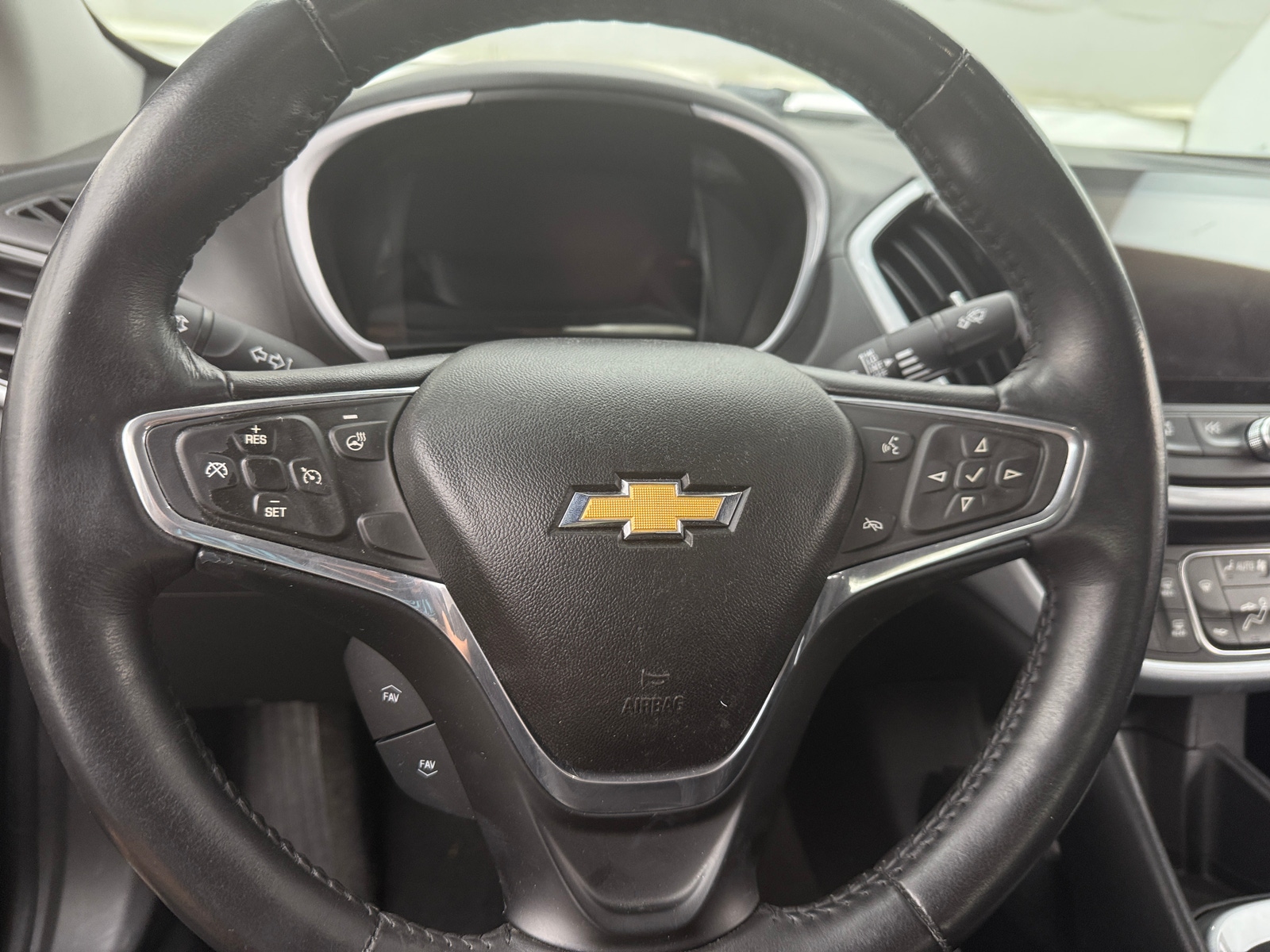 Thumbnail: 2016 Chevrolet Volt - 5